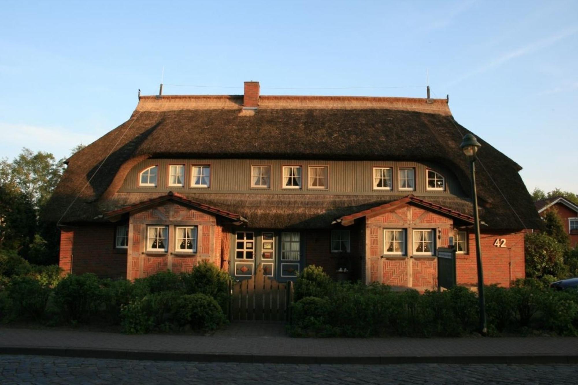 Ferienwohnung Nr 02 Og Spitzboden Born Luaran gambar